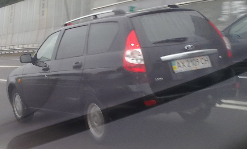 lada_priora_rear.jpg